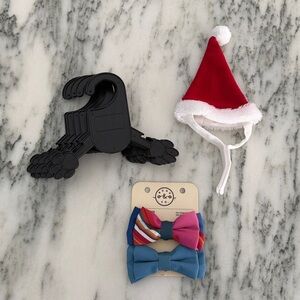 Petco Dog Cat 10 Black Hangers Santa Hat 2 Bond & Co. Bow Ties Lot